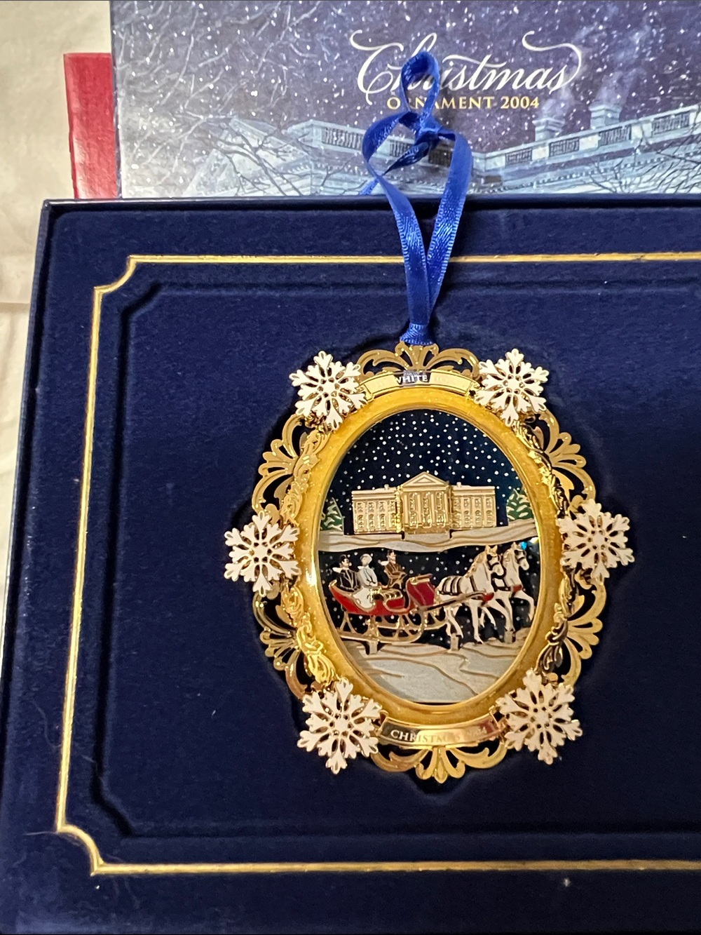 Christmas Ornament 2004 Gold Snowflake Frame by